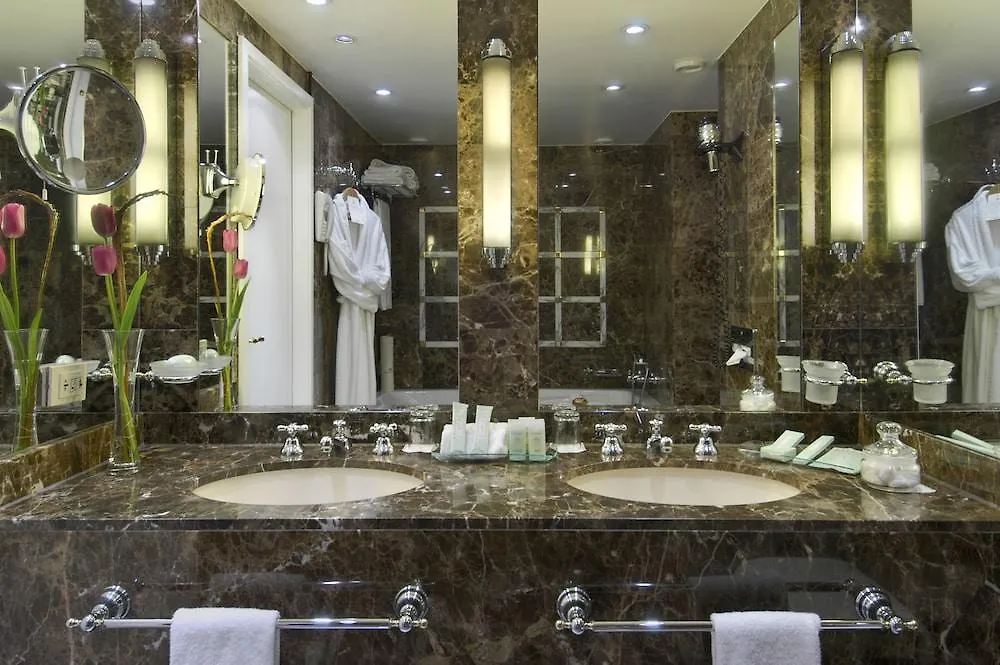 Warwick Grand-Place Brussels Hotel