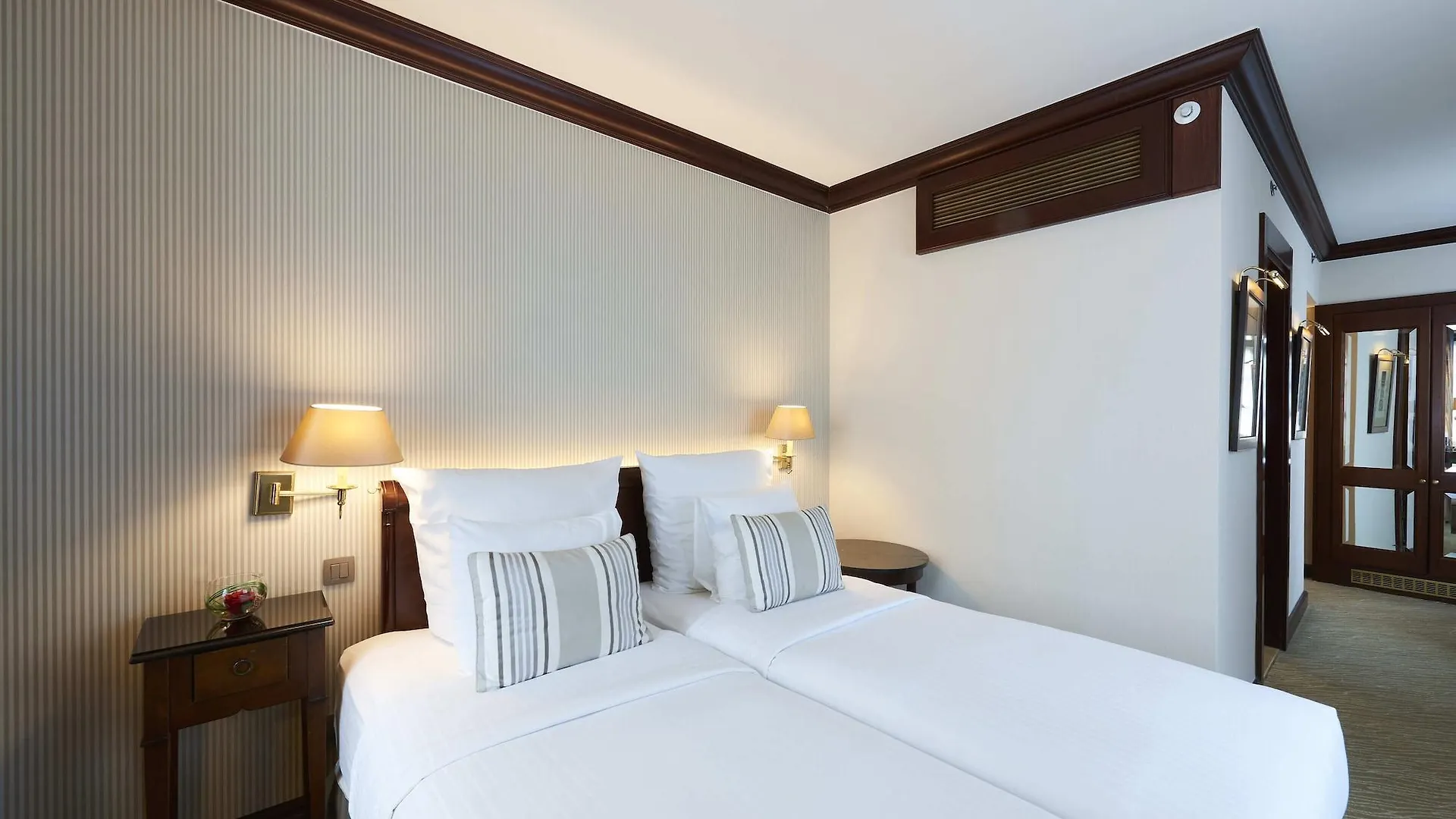 Warwick Grand-Place Bruxelles Hotel